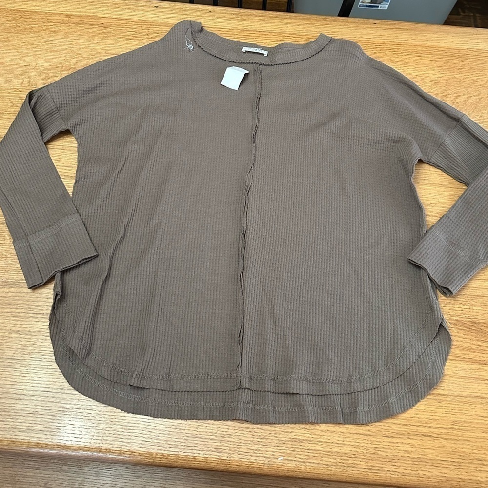 Zenana NWOT waffle knit exposed seams crew neck brown/green color L/XL 26” p2p